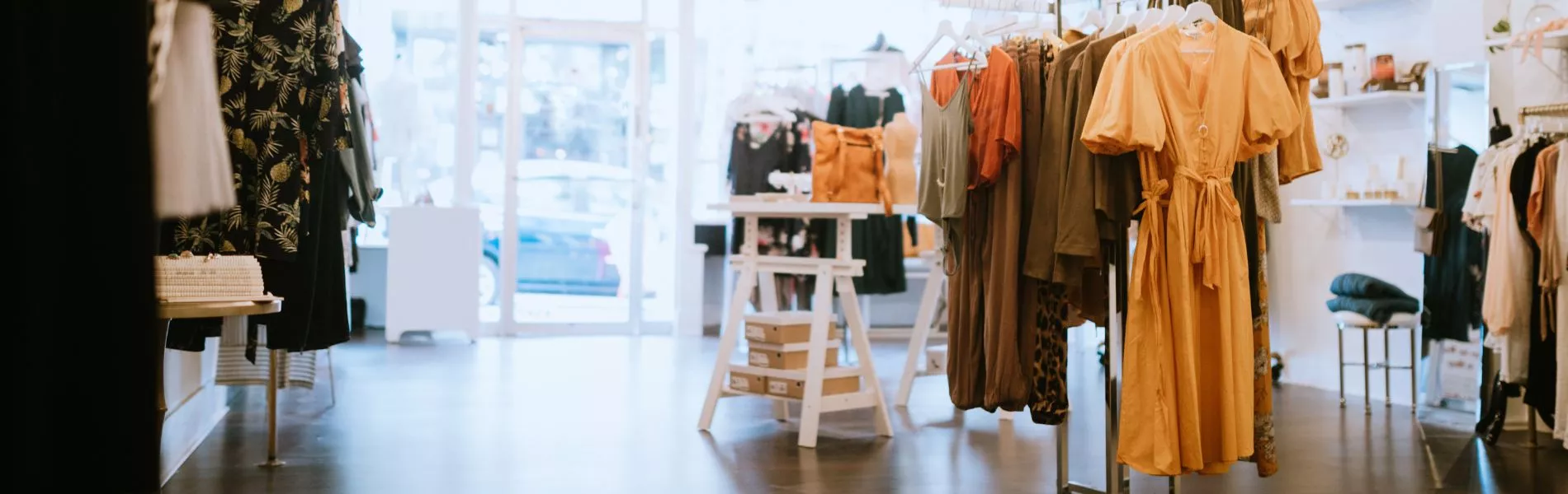 La venta de ropa al por mayor en Alicante y cómo Lacotex puede ser tu aliado clave en el negocio