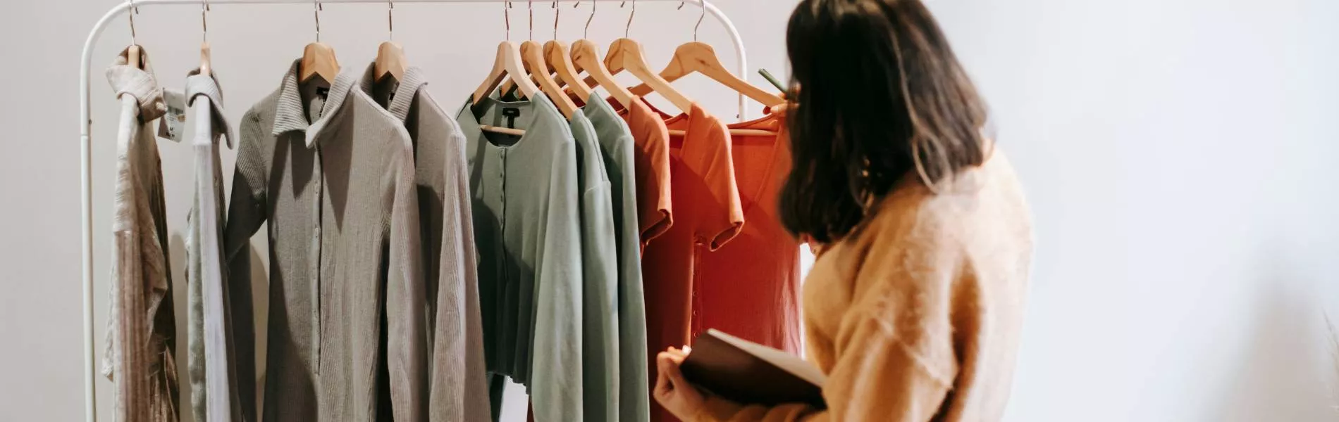 ¿Cómo abrir una tienda de ropa y complementos?